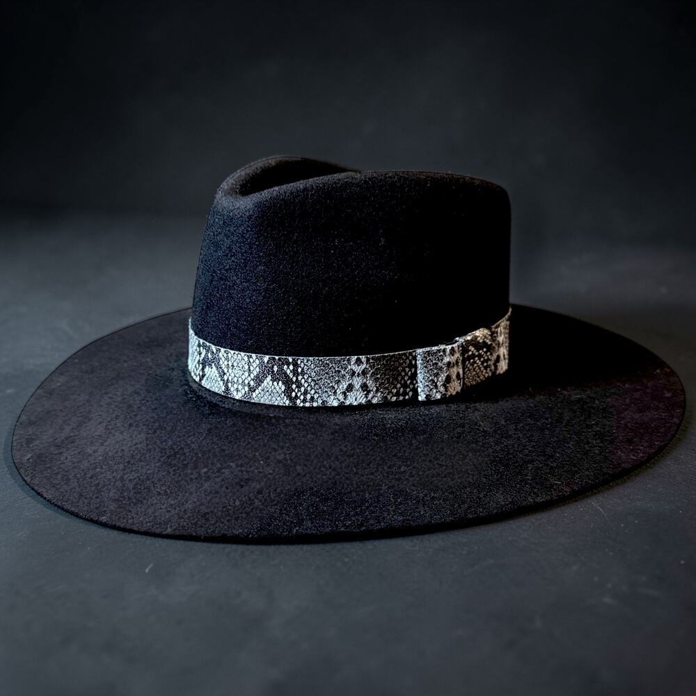 NWT Twister Pinch Front Cowgirl Hat Girls Black Felt Flat 3.5” Brim Western L